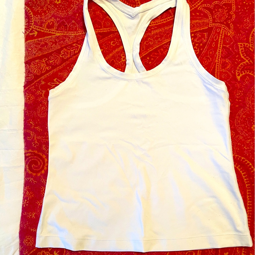 Lululemon cropped racer back. Size 6